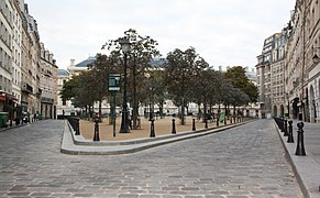 The small park of Place Dauphine