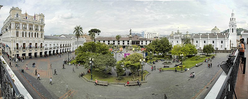 File:Plaza Grande - Quito.jpg