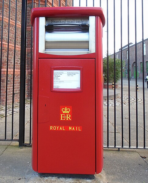 File:Post box L3 63 at Brunswick Business Park.jpg