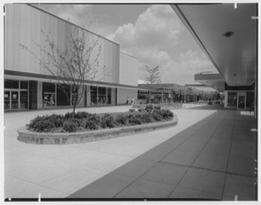 File:Prince George Plaza, Hyattsville, Maryland. LOC gsc.5a26808.tif