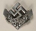 RADwJ War Helper's Brooch, Brosche für Kriegshilfsdienst (KHD) (USHMM)