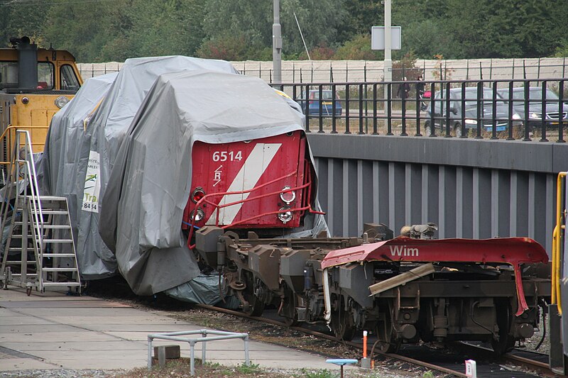 File:Railion 6514 te Barendrecht na ongeval Hilledijk.jpg