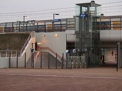 Hoe gaan naar Station Almere Poort met het openbaar vervoer - Over de plek