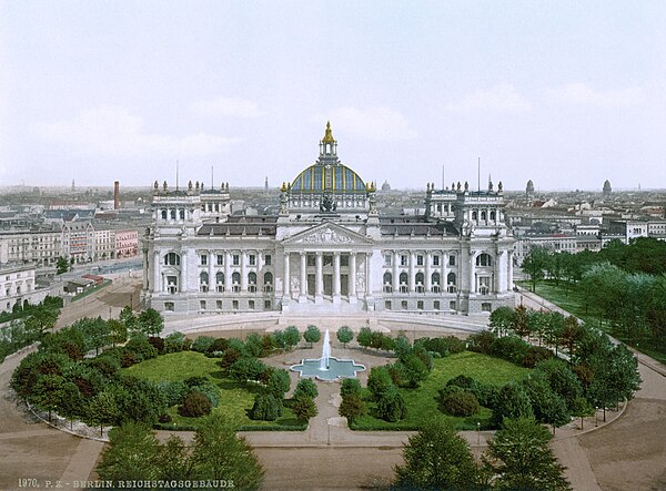 Лет берлин. Рейхстаг 1900. Рейхстаг в Берлине. Рейхстаг Германская Империя. Рейхстаг 1919.