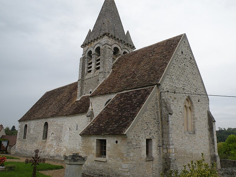 File:Reilly (60), église Saint-Aubin, vue depuis le sud-est 2.jpg