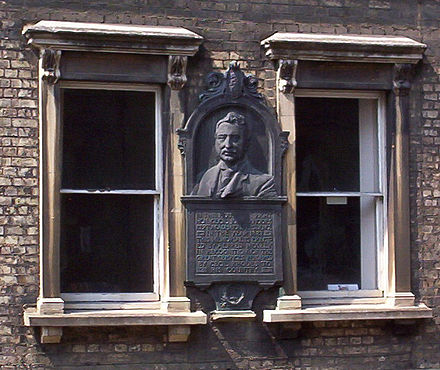 On the first floor of No. 6 King Edward Street is a portrait bust of former student and benefactor Cecil Rhodes.
