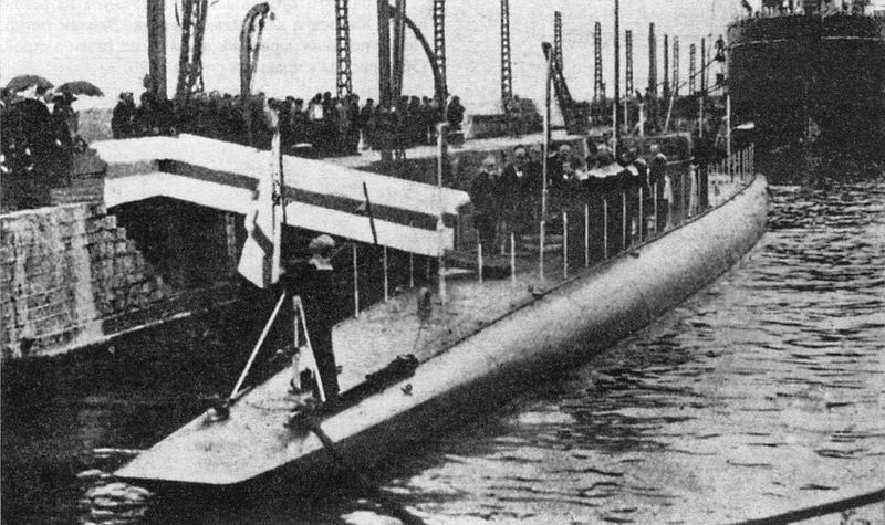 File:Russian submarine Saint George 20 may 1917.png