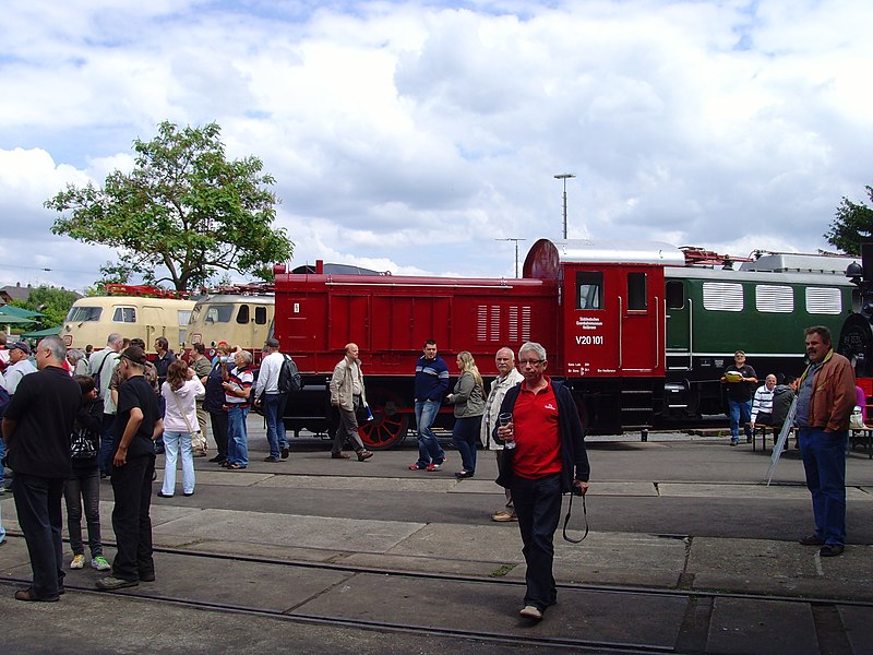 File:Süddeutsches Eisenbahnmuseum Heilbronn - Schnellzugloktreffen 019 - Flickr - KlausNahr.jpg