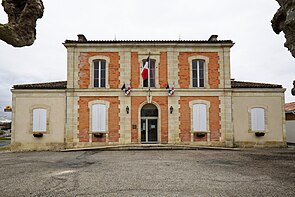 Salaunes Mairie 2015.jpg