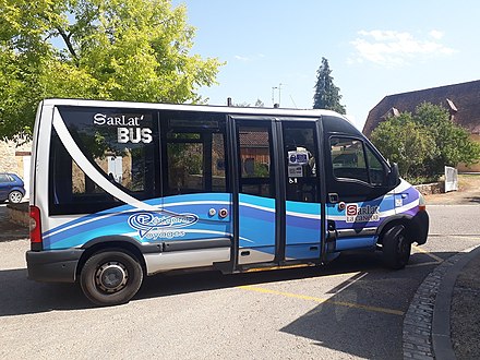 Un Dietrich Noventis 420 (Renault Master) utilisé pour le Sarlat'Bus