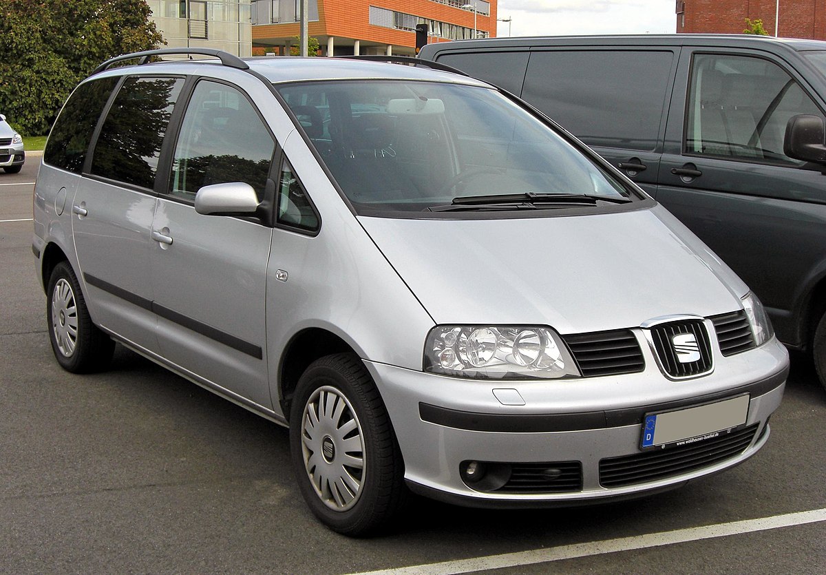 https://upload.wikimedia.org/wikipedia/commons/thumb/c/ca/Seat_Alhambra_Facelift_20090706_front.JPG/1200px-Seat_Alhambra_Facelift_20090706_front.JPG