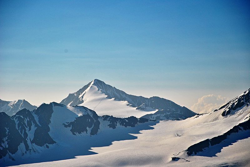 File:Similaun im Morgenlicht (Ötztaler Alpen, Tirol, Österreich).jpg