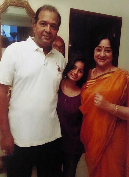 File:Sivachandran and family.jpg