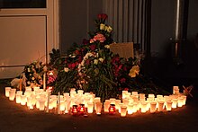 Candles and flowers near the building of Volgograd region representatives in Moscow Solidarity with Volgograd 2013-12-30-4.JPG