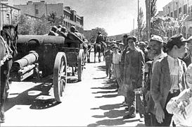 273px-Soviet_six_horse_foot_artillery_team_on_the_streets_of_Tabriz.jpg