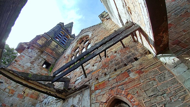 File:St Mary in the Wood Church, Morley, Leeds (37358439516).jpg