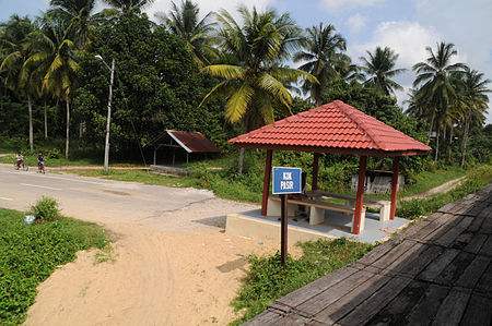Hentian keretapi Kampung Kok Pasir