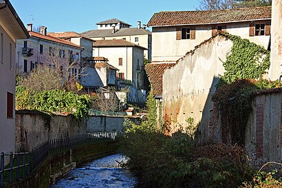 Come arrivare a Suno con i mezzi pubblici - Informazioni sul luogo