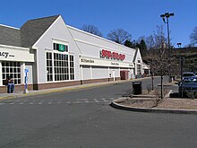 A typical location, using an older logo. This location is in Yonkers, New York. Super Stop & Shop 1024.jpg