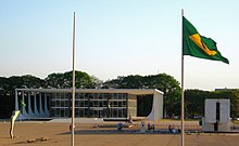 Tipo Sede do Supremo Tribunal Federal Estilo dominante Arquitectura modernista brasileira Arquitecto Oscar Niemeyer Engenheiro Joaquim Cardozo Geografia País Brasil Cidade Distrito Federal (Brasil) Brasília Endereço Praça dos Três Poderes