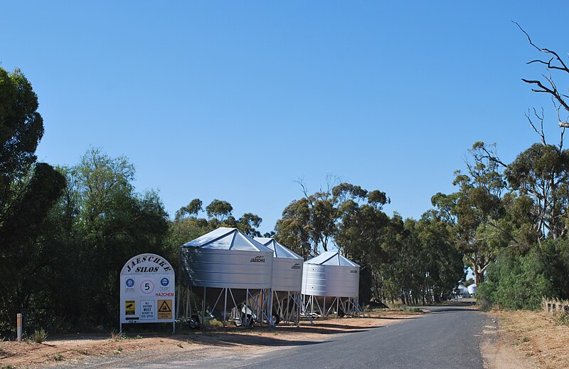 File:Tarranyurk Jaeschke Silos.JPG