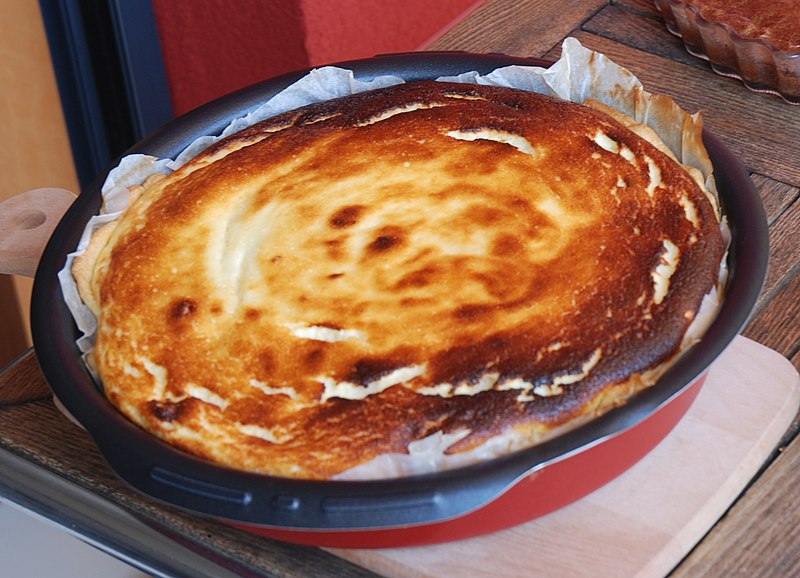 File:Tarte au fromage ou käsdard (cropped).jpg