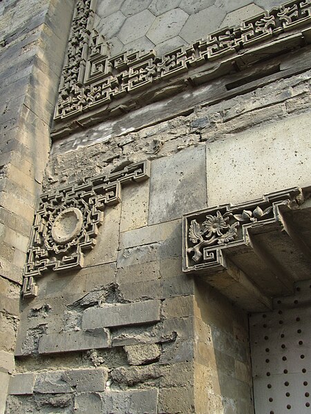 File:The brick-carving entrance at 30 caiyi street 2011-04.JPG