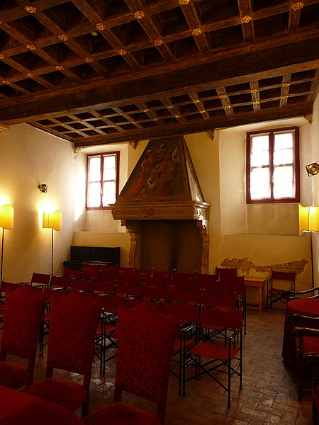 File:Trento-Palazzo Geremia-room near entrance 2.jpg