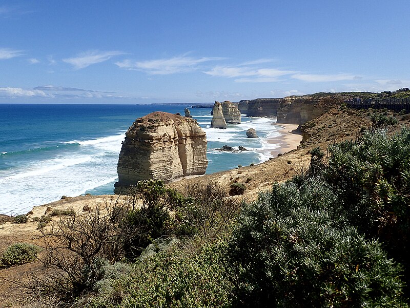 File:Twelve Apostles GOR, VIC.jpg