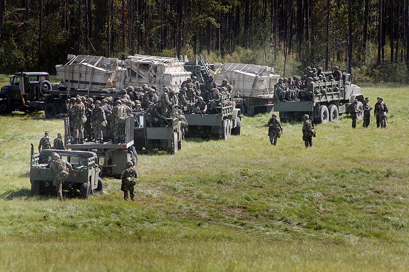 File:US Navy 041017-N-3879H-010 Seabees assigned to Naval Mobile Construction Battalion One (NMCB-1) prepare for convoy training during a battalion field exercise.jpg