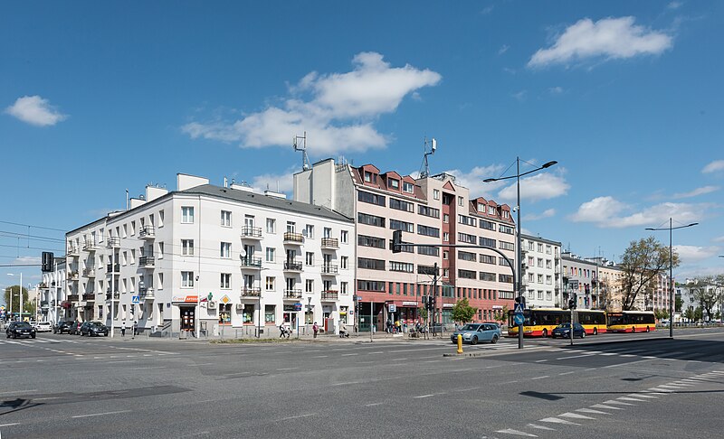 File:Ulica Grochowska przy Zamienieckiej 2020.jpg