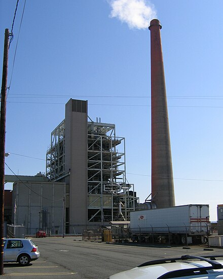 Potrero Generating Station discharged heated water into San Francisco Bay.[18] The plant was closed in 2011.[19]