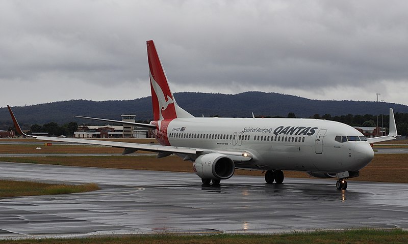 File:VH-VXT at Canberra Airport February 2018.jpg