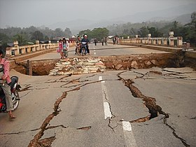 VOA Burma earthquake damages02 25Mar11.jpg
