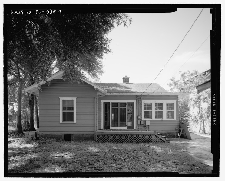 File:View of north rear, facing south - 117 East Yale Street (House), 117 East Yale Street, Orlando, Orange County, FL HABS FL-538-3.tif