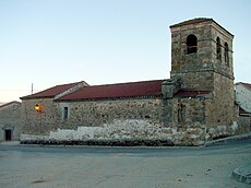 Vista de iglesia en Piñuécar-Gandullas.jpg