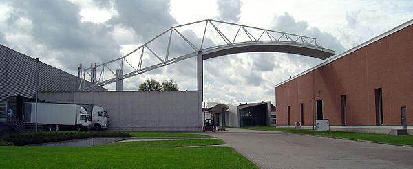 Factory building and passage cover, Álvaro Siza