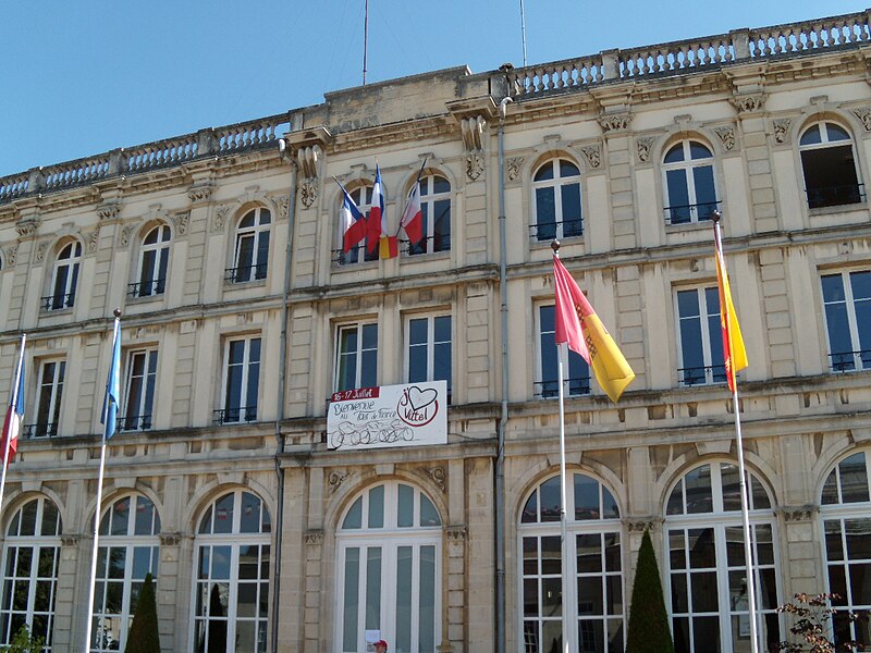 File:Vittel-Hôtel de Ville.JPG