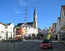 Marktplatz und Stadtpfarrkirche