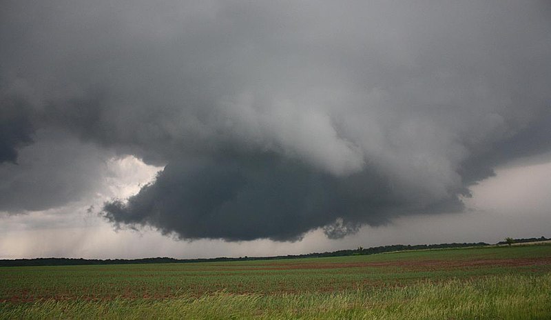 File:Wall cloud near Abingdon, Illinois June 5, 2010.JPG