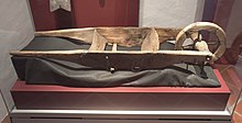 Europe's oldest surviving wheelbarrow, from Ingolstadt, ca. 1537 Wheelbarrow of 1537 - Stadtmuseum Ingolstadt I.7089 - right- DSC 3000.jpg