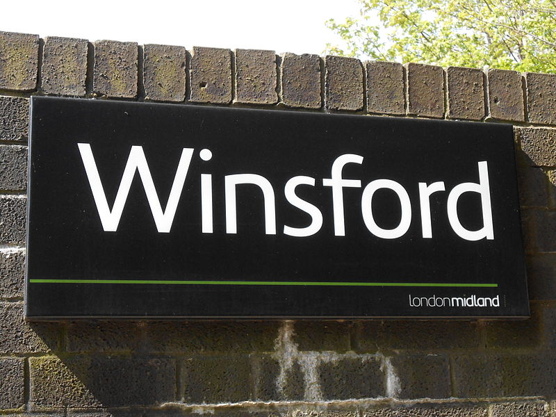 File:Winsford railway station sign.jpg