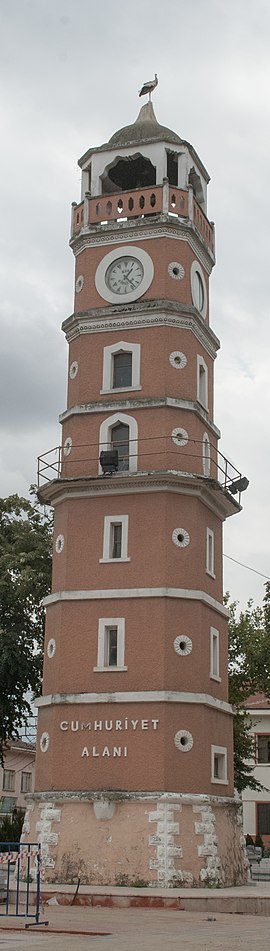 Yenişehir saat kulesi2.jpg
