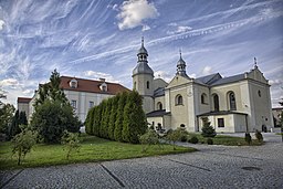Zespół klasztorny Paulinów w Wieruszowie.jpg
