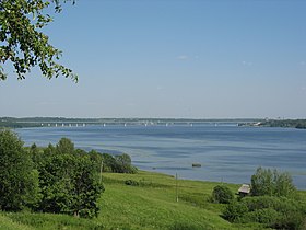 Вид на Кинешемский мост из села Воздвиженье.JPG