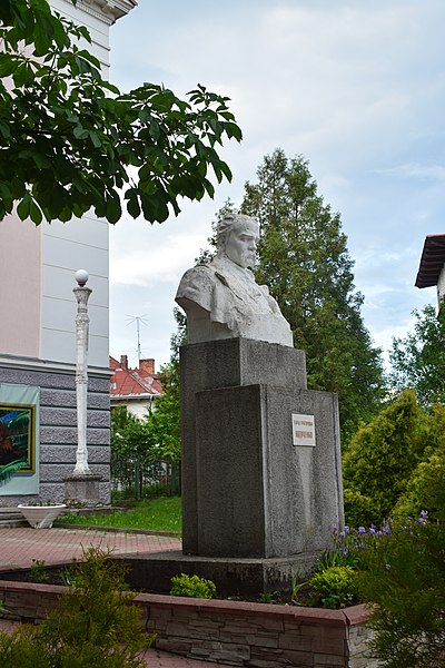 File:Пам'ятник Шевченку Т. Г., українському поету і художнику (мармурова крихта) DSC 0240.jpg