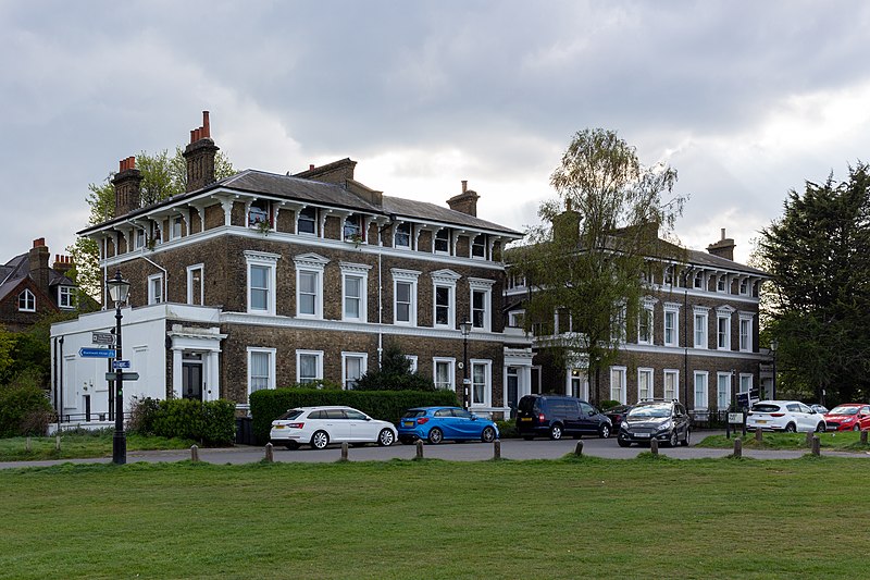 File:1-4, Talbot Place, Blackheath - 2022-04-24.jpg