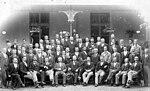 Thumbnail for File:1895 Herdenking 25- jarig dienstjubileum Jos Adams , hoofdonderwijzer Mostartschool aan Kaldenkerkerweg, Venlo.jpg