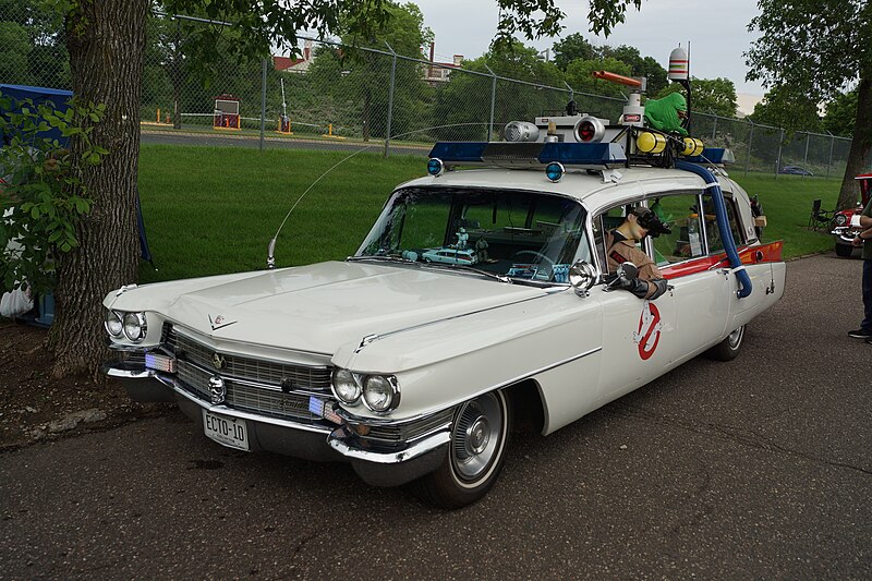 File:1963 Cadillac Ambulance "Ghostbuster's Tribute" (27785554835).jpg