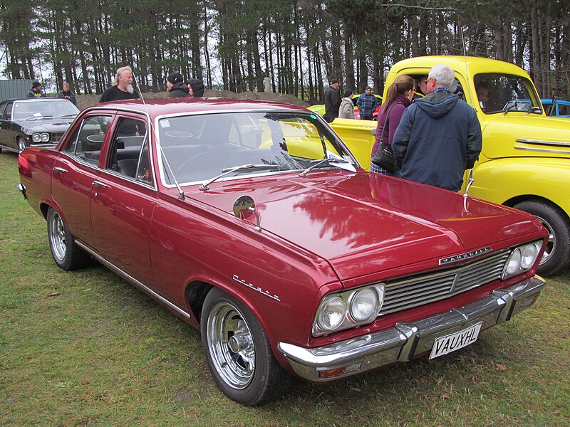 File:1971 Vauxhall Cresta Deluxe (36080697310).jpg